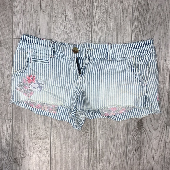 American Eagle Striped Jean Shorts Size 27 - Picture 1 of 6